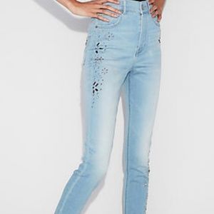Extremely high waist jeans with gorgeous stones
